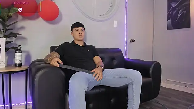 Cristopher strong online show from June 19, 4:34 pm