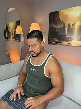 ApoloMakris online show from August 8, 9:22 pm