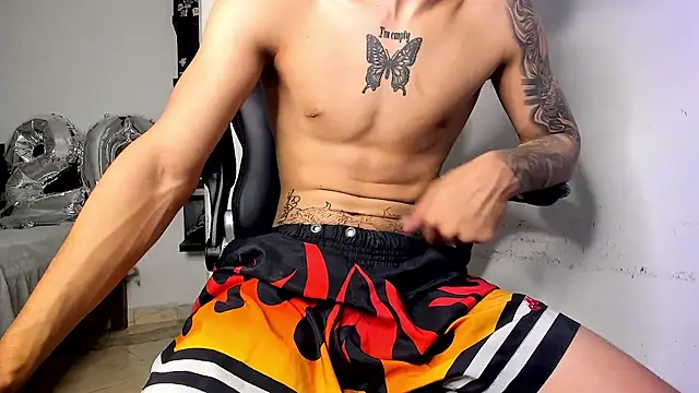 Snakebutterfly online show from May 20, 12:06 am