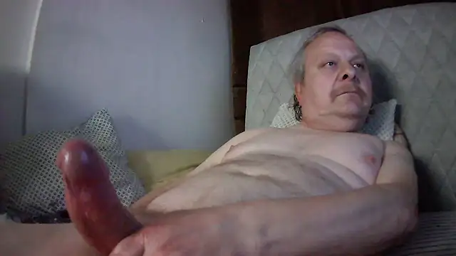 amylrmm1903 online show from April 26, 9:11 pm