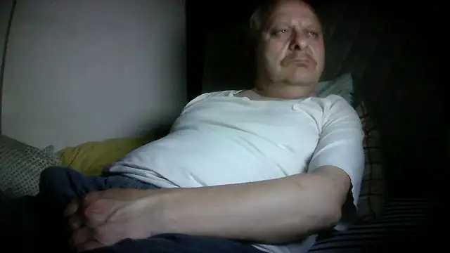 amylrmm1903 online show from May 9, 12:00 am