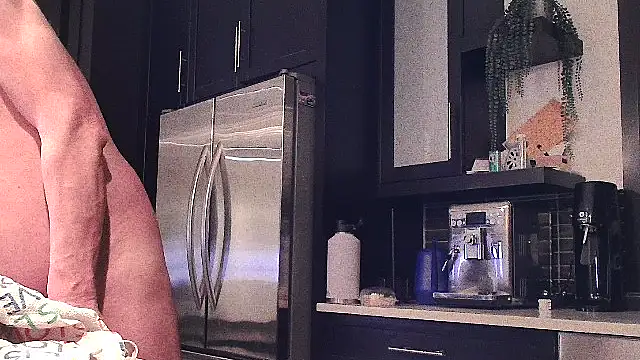 Toy-Daddy online show from May 5, 12:45 am