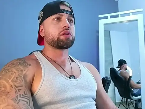 OwenMaximus814 online show from May 4, 8:10 pm