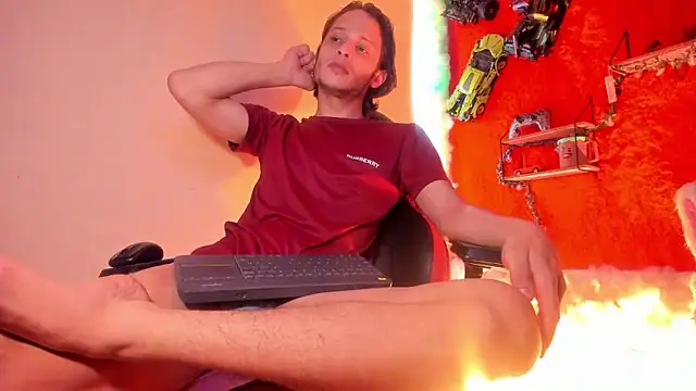 LilOwen  online show from May 18, 5:50 pm