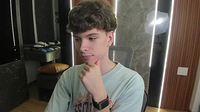 calvin love you online show from August 1, 3:22 pm