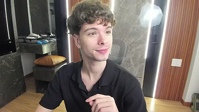 calvin love you online show from August 4, 3:16 pm