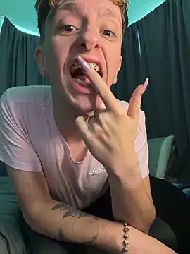 twentywithafelonyy online show from June 15, 5:49 pm