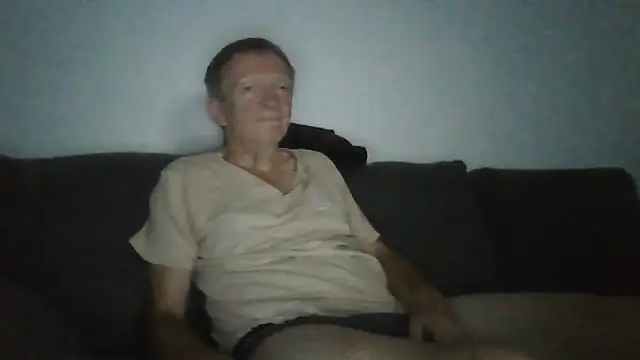 naturiste974 online show from June 18, 8:25 pm