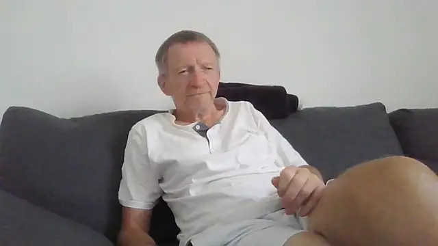 naturiste974 online show from June 16, 3:25 pm