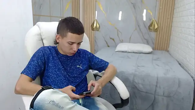 JackSwan18 online show from July 9, 1:48 pm