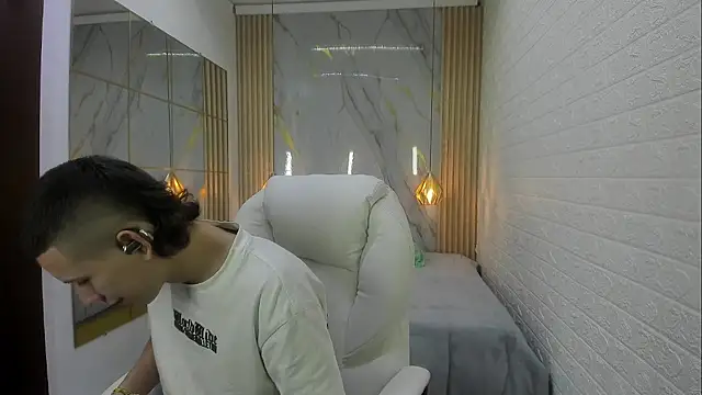 JackSwan18 online show from July 14, 2:01 pm