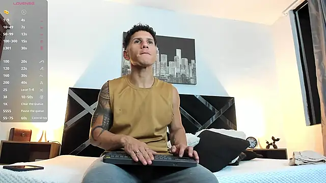 nakedfoam1 online show from June 8, 2:45 am