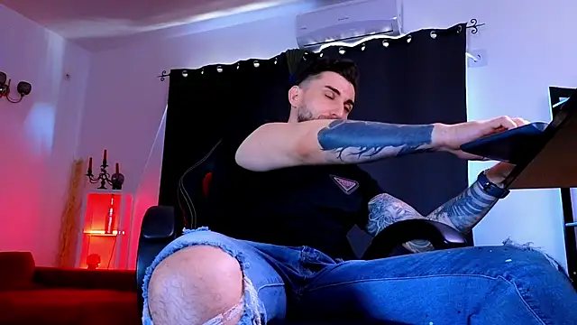 MightyAaron66 online show from May 11, 7:21 am