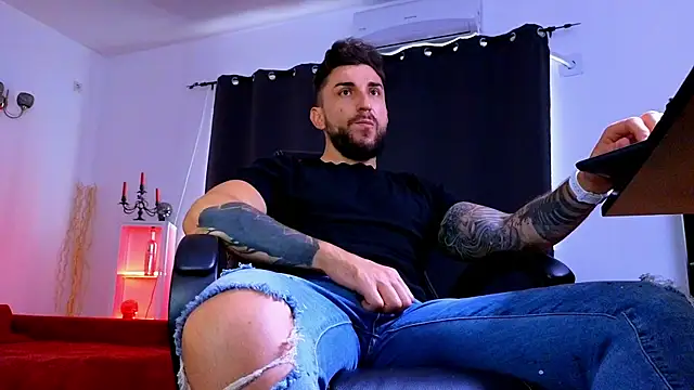 MightyAaron66 online show from June 24, 7:22 am