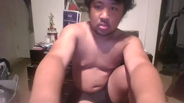 bigasianloads25 online show from June 6, 7:36 am