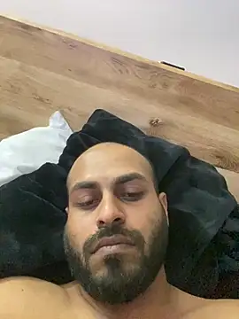 islandvybee55 online show from August 2, 5:44 pm