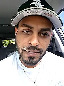 islandvybee55 online show from July 30, 1:10 pm