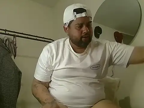 GABRIELGARCIA1313 online show from June 19, 10:03 pm