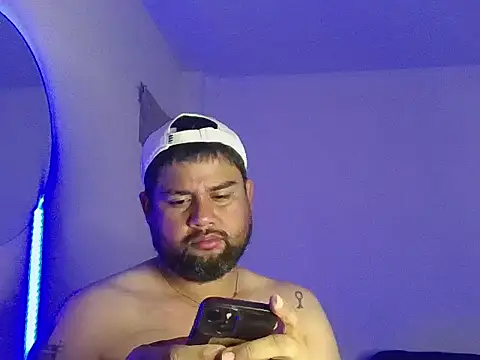 GABRIELGARCIA1313 online show from June 24, 11:51 pm