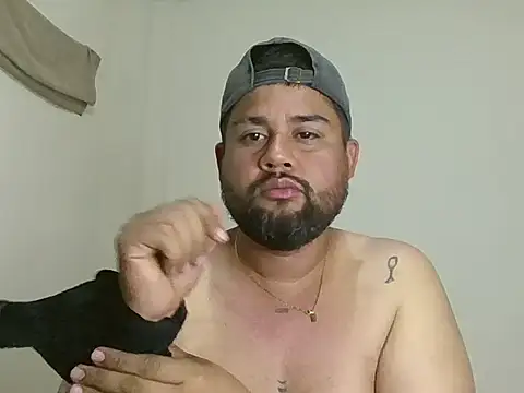 GABRIELGARCIA1313 online show from June 12, 11:24 pm