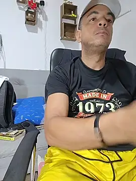 latinmartin73 online show from June 11, 12:54 am