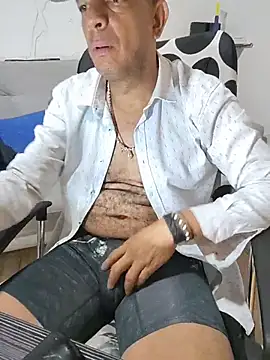 latinmartin73 online show from July 22, 12:13 am