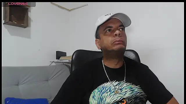 latinmartin73 online show from May 31, 4:57 am