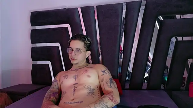 AliceandMax online show from July 13, 12:29 pm