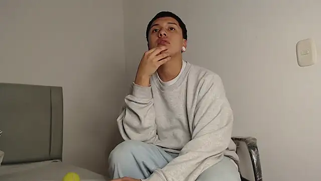 alex-lover online show from May 21, 3:24 am