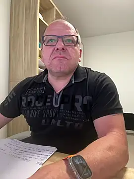 coupleLatinaLovers online show from May 19, 5:02 am