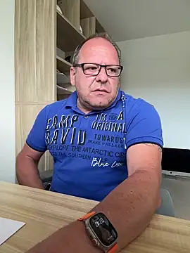 coupleLatinaLovers online show from May 27, 5:48 am