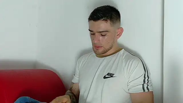 Sexy Alejandro  online show from May 19, 6:36 pm