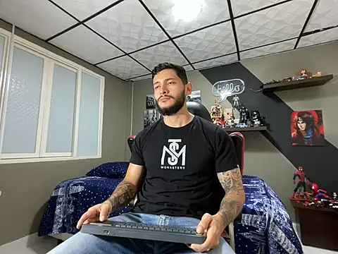 marcel crawford96 online show from May 15, 2:25 pm