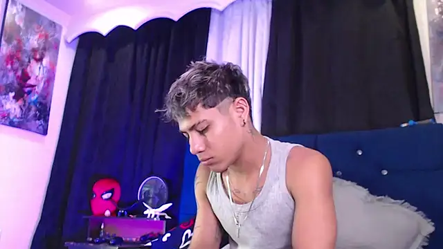 Sexys Boys Hot1 online show from June 8, 1:28 am
