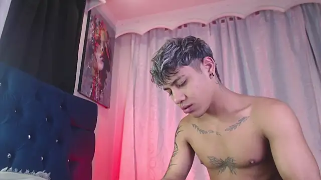 Sexys Boys Hot1 online show from May 10, 1:29 am