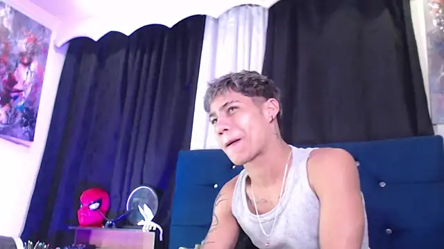 Sexys Boys Hot1 online show from June 11, 1:38 am