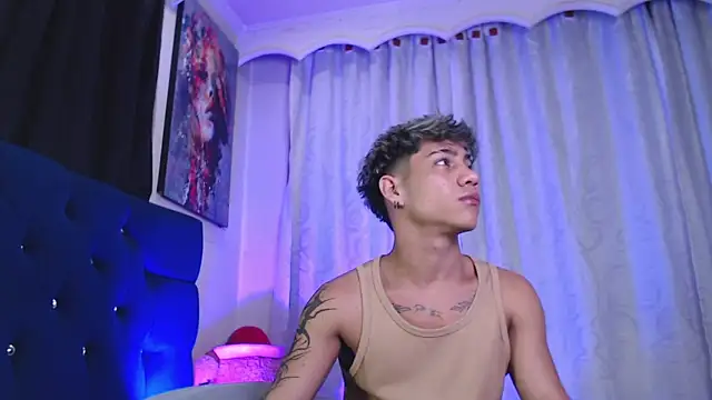 Sexys Boys Hot1 online show from May 18, 1:24 am