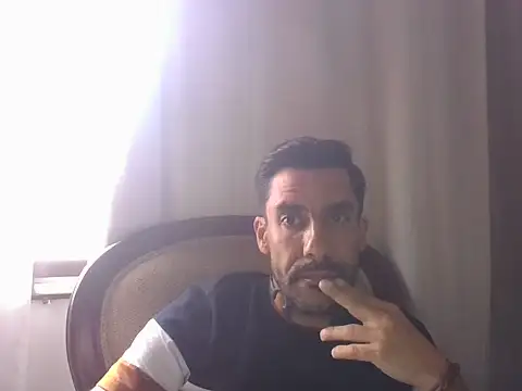 elkike1980 online show from July 27, 5:53 pm