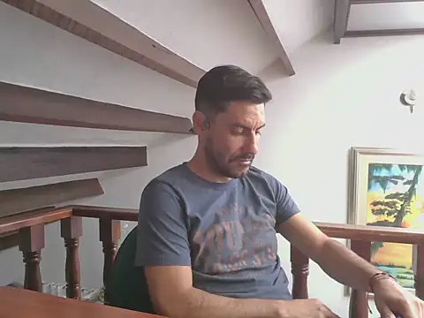 elkike1980 online show from July 28, 3:43 pm