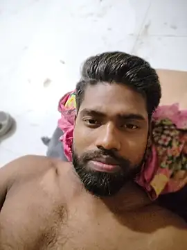 INDIANBOY7439 online show from May 3, 8:33 pm