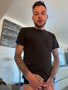 hottwoboys online show from April 29, 10:42 am