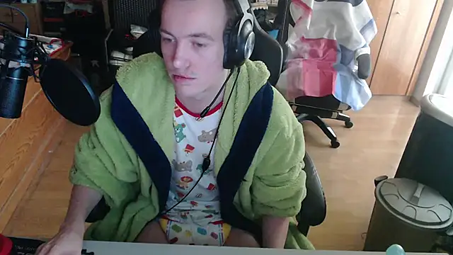 BabyDracoDarkfang online show from April 23, 10:42 am