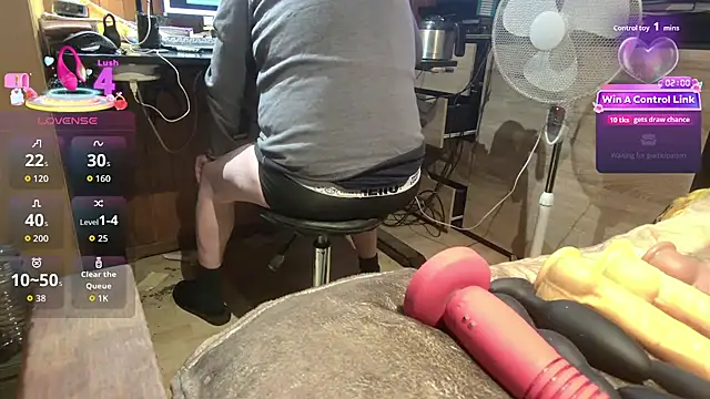 misteryman1956 online show from July 26, 5:48 am