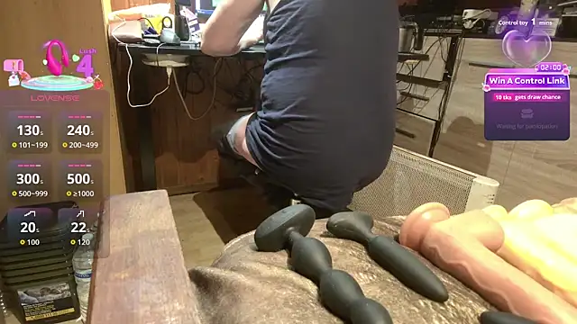 misteryman1956 online show from June 15, 5:32 am