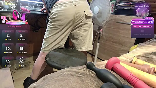 misteryman1956 online show from August 5, 11:37 am