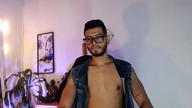 Colby brown03 online show from May 14, 6:39 pm