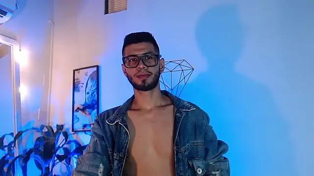 Colby brown03 online show from May 8, 7:14 pm
