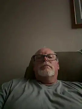 wildrocket02 online show from May 19, 1:32 am