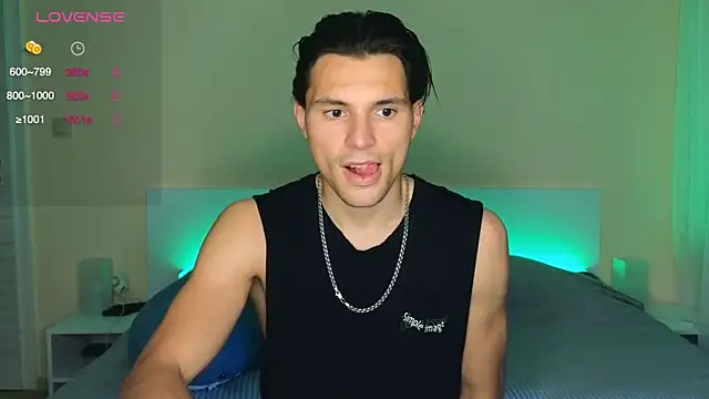 denlover1 online show from May 1, 1:25 pm