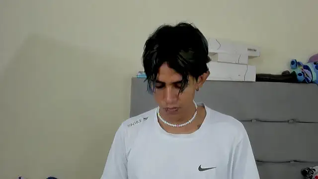 andrew uwu  online show from July 4, 1:41 am